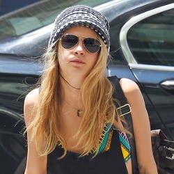 Model Cara Delevingne Bicara Soal Orientasi Seksual