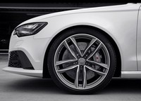 Audi RS 6 Avant Plus diklaim hanya butuh waktu 3,9 detik untuk berkendara 0-100 km/jam. Istimewa/dok Audi.