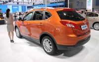 Harapan mobil ini muncul di film Transformer agar mobil tersebut kompetitif di AS. Istimewa/dok China Auto Web.     