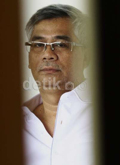 Seumur Hidup di Penjara Untuk Pak Ketua Akil Mochtar