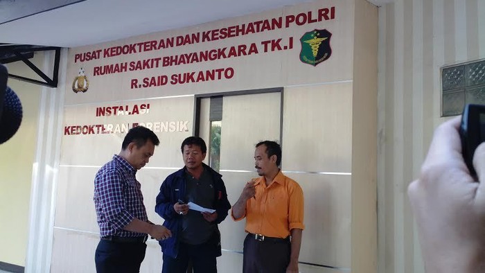 Rekan Bharada Rizky Berduka, Kawal Jenazah dari RS Polri ke Mako Brimob