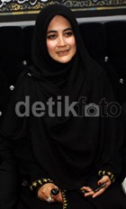 Pembakar Rumah Pipik Terungkap, Yunita Dijambak Istri Steve