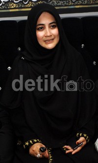 Pembakar Rumah Pipik Terungkap, Yunita Dijambak Istri Steve