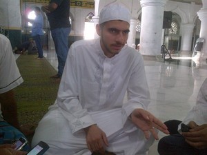 Ini Imam Asal Suriah yang akan Pimpin Tarawih di Masjid Raya Pekanbaru