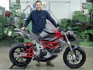 Kreator Ducati 916 Tutup Usia