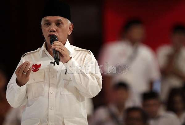 Hatta Janjikan Pro Dunia Usaha di Hadapan Pengusaha Tionghoa