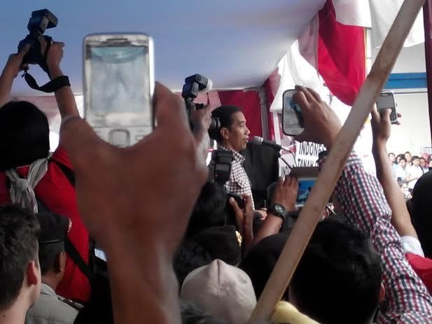 Jokowi Dicurhati Buruh yang Tak Kunjung Jadi Karyawan Tetap di Sukabumi