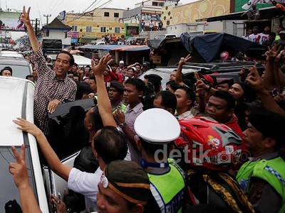 Antusiasme Warga Sukabumi Salami Jokowi