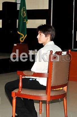 Jelang Vonis, Roger Danuarta Cemas