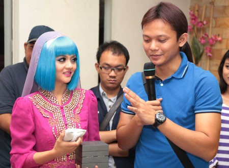 Dihadiahi Jam Tangan oleh Mantan Suami, Jenita Janet Ingat Masa Sulit