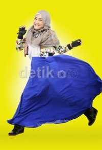 Fatin di Luar Nyanyi, dari Film hingga Buku Hijab Diary