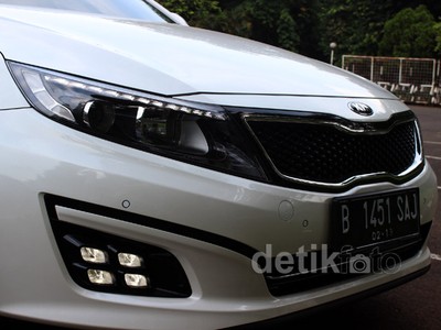 Menikmati Gocekan KIA Optima