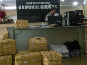Polda Metro Sita Ribuan Keping VCD Porno yang Dijual di Blog