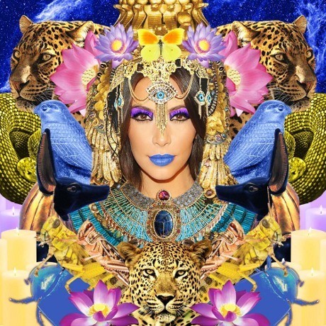 Kim Kardashians Dijadikan Potret Nyentrik