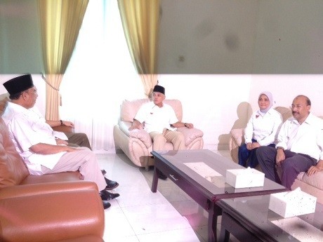 Disambangi Hatta Rajasa, Rustri pun Memakai Pin Garuda Merah