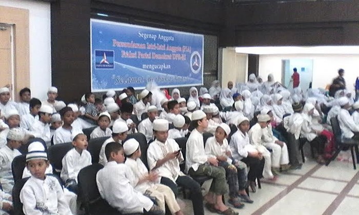 Bukber dengan Anak Yatim, Waketum PD Minta Kadernya Menangkan Prabowo-Hatta