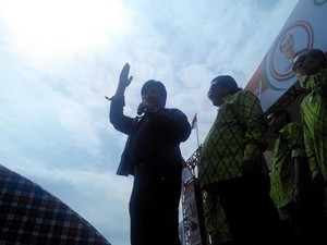 Guruh Dampingi Jokowi Kampanye di Depan Massa HKTI Oesman Sapta