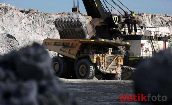 Tambang Emas Newmont Menggugat, Pemerintah Tidak Boleh Mundur