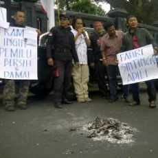 Warga Malang Peduli Pemilu Bersih dan Damai Turun ke Jalan