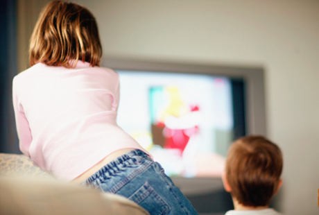 Waspada Iklan TV Pengaruhi Obesitas pada Anak