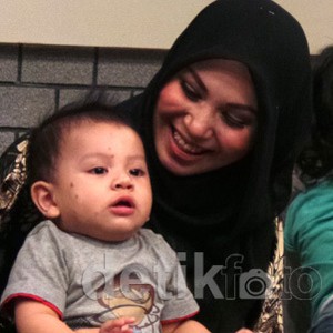 Puput Melati Ingin Ceraikan Guntur Bumi (Lagi)?