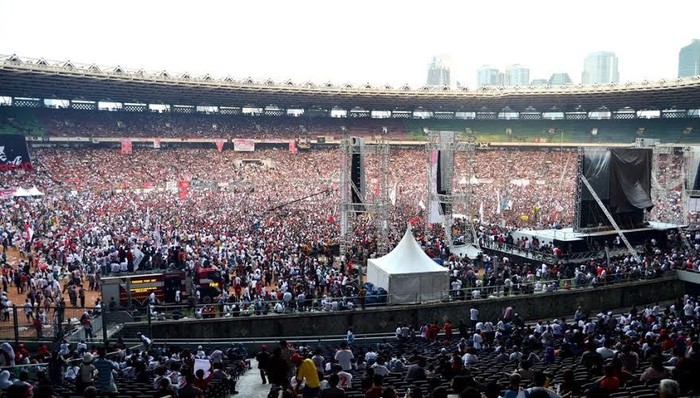 Di Konser Salam 2 Jari, Anies Baswedan Kampanyekan Pilpres Antikecurangan