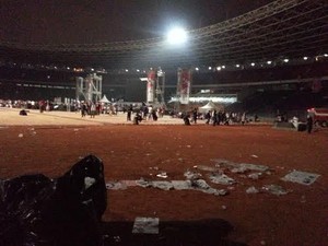 Hayati Revolusi Mental, Pendukung Jokowi Pungut Sampah Sukarela