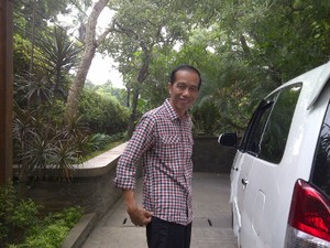 Bertemu Timses di Jl Subang, Jokowi Bahas Persiapan Debat Terakhir?