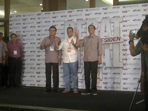 Untuk Pertama Kalinya, Jokowi-JK Pakai Baju Perangnya di Debat