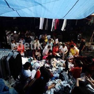 Cerita Sampah Baju Malaysia yang Laku Dijual di RI