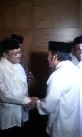Habibie, Prabowo, dan Hatta Buka Bersama Keluarga Ical di Four Seasons