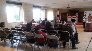 WNI di Ceko Berduyun-duyun Datangi KBRI Praha untuk Mencoblos