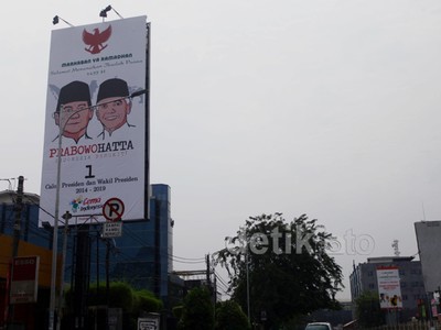 Masa Tenang Baliho Capres Masih Terpajang