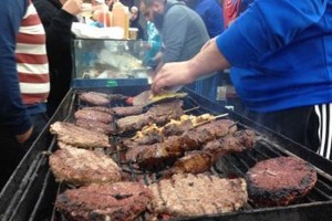 Burger Daging Unta Jadi Favorit di Festival Jajanan Ramadan Sydney