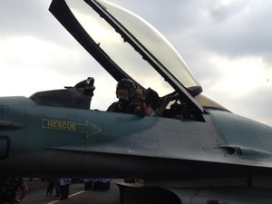 Terbang di Jakarta, F-16 Kawal Panglima TNI Apel Pengamanan Pilpres
