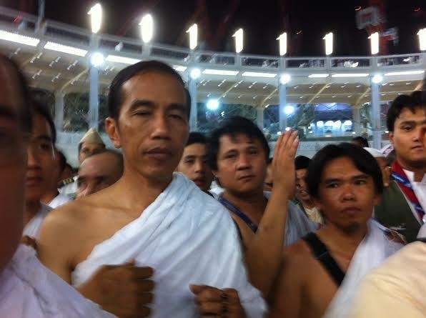 5 Momen Khusyuk Saat Jokowi dan Keluarga Umrah di Arab Saudi