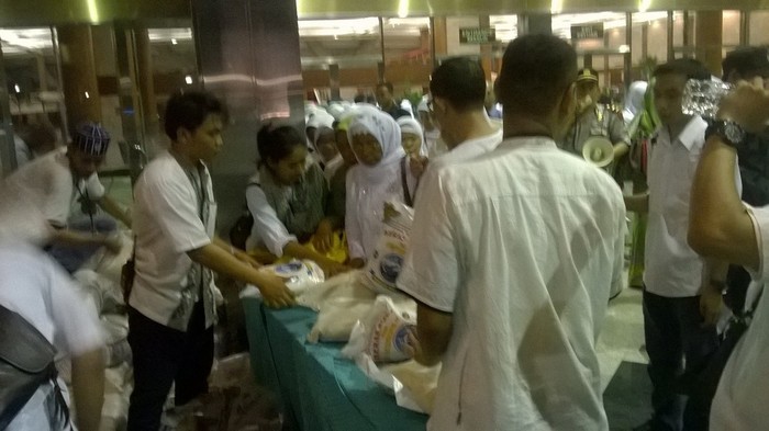 Ada Bagi-bagi Sembako di Istighasah yang Dihadiri Prabowo