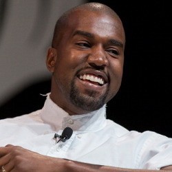 Wow! Kanye West Pernah Lamar Kim Kardashian 7 Tahun Lalu