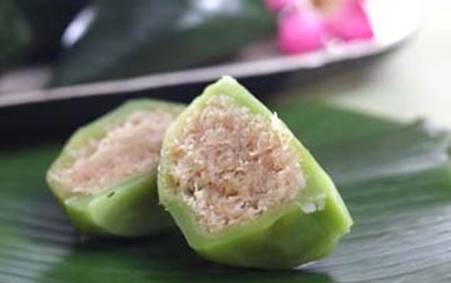 Menu Hari Ke-9: Harumnya Masakan dan Kue Berbungkus Daun Pisang