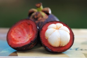 Kulit Manggis Vs Daging Buahnya: Mana yang Lebih Bermanfaat?