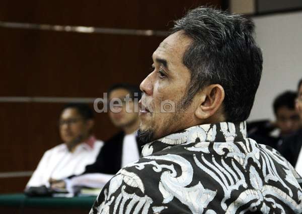 Divonis 4,5 Tahun, Teuku Bagus Terbukti Suap Olly Dondokambey Rp 2,5 M Divonis 4,5 Tahun, Teuku Bagus Terbukti Suap Olly Dondokambey Rp 2,5 M