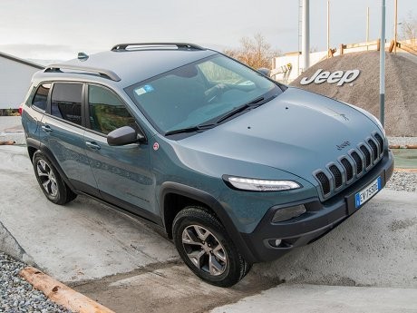 Offroad ala Pecinta Jeep di Tengah Kota