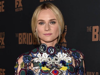Diane Kruger Warna-warni di Premiere The Bridge
