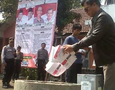 5.936 Lembar Surat Suara Rusak Dimusnahkan di Mojokerto