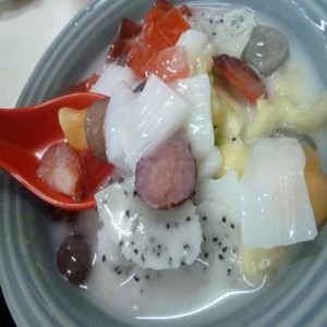 Laris di Bulan Puasa, Pedagang Sop Buah Raup Untung Rp 2,5 Juta/Hari