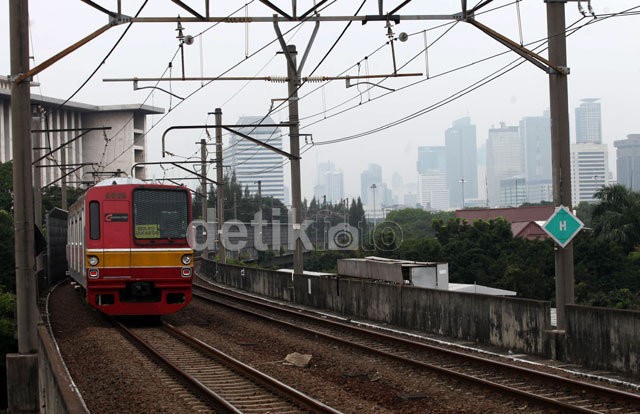 Coblosan Pilpres, Pagi ini Penumpang Commuter Line Sepi dan Bisa Duduk