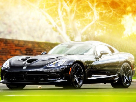 SRT Viper Si Ular Amerika yang Hidup Kembali