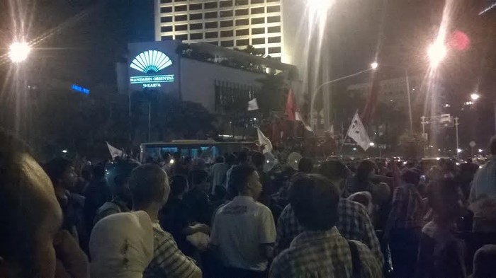 Ratusan Massa Jokowi-JK di Bundaran HI Membubarkan Diri