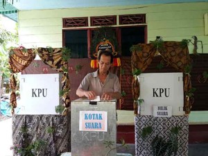 Ada TPS Tampilan Adat Jawa di Meranti Riau