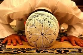 Sujud Lama di Akhir Salat, Maksudnya Apa?